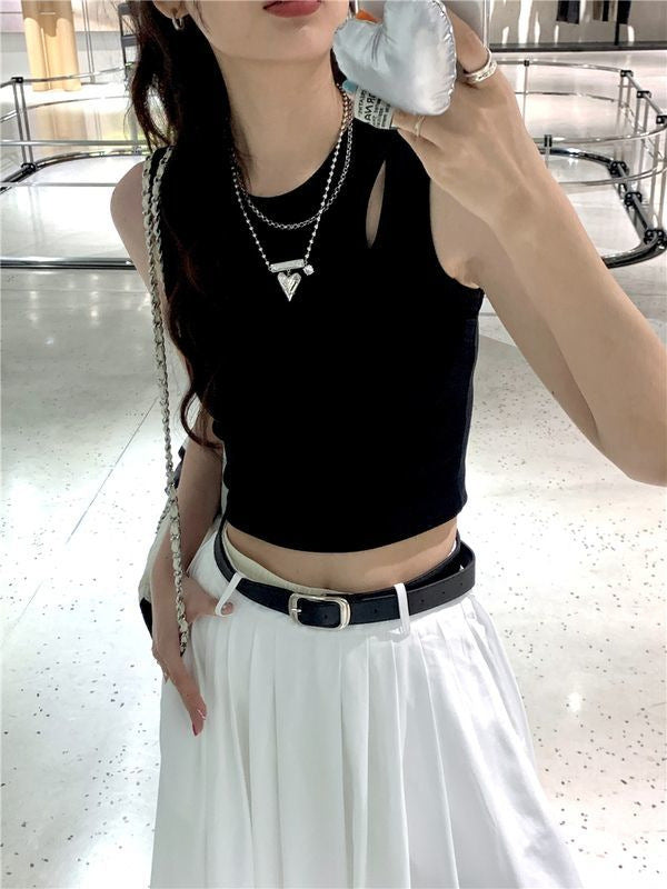 Women's crop top with elastic waistband and asymmetrical neckline Lune London