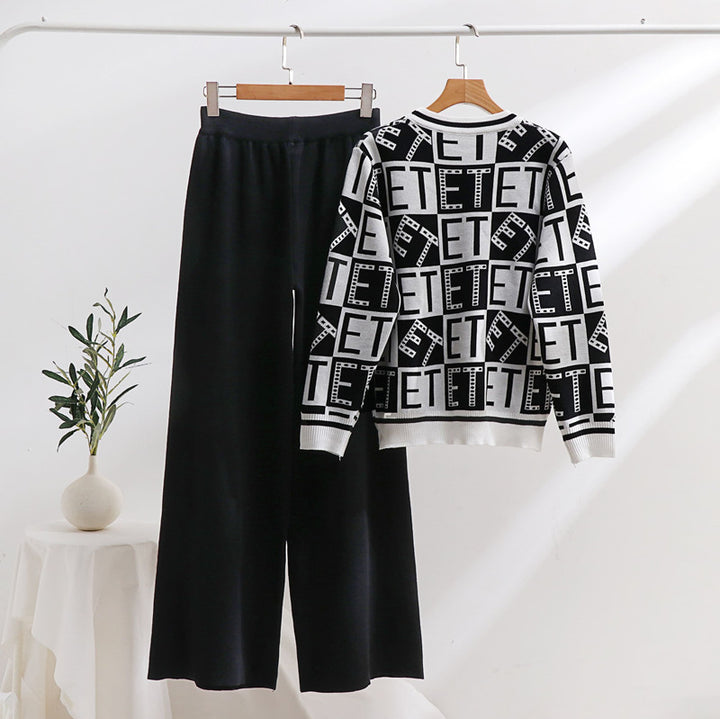 Casual knitted loungewear set for women with graphic pattern and loose fit Lune London