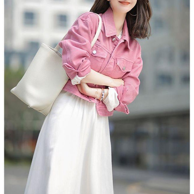 Veste en denim courte pour femmes avec détails modernes Chic & Stil