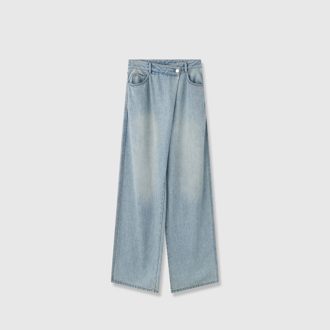 Wide jeans for women in a relaxed vintage style with a high waist and frayed hems Lune London
