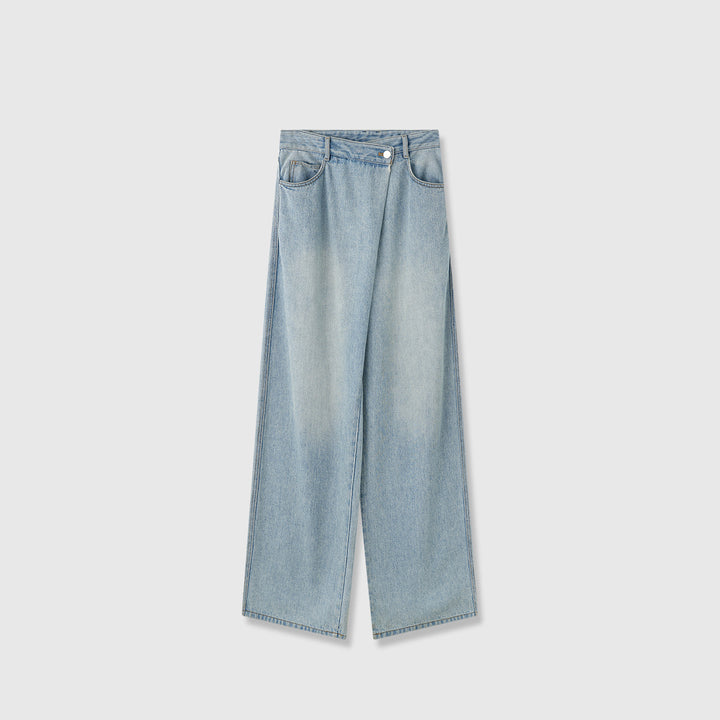 Wide jeans for women in a relaxed vintage style with a high waist and frayed hems Lune London