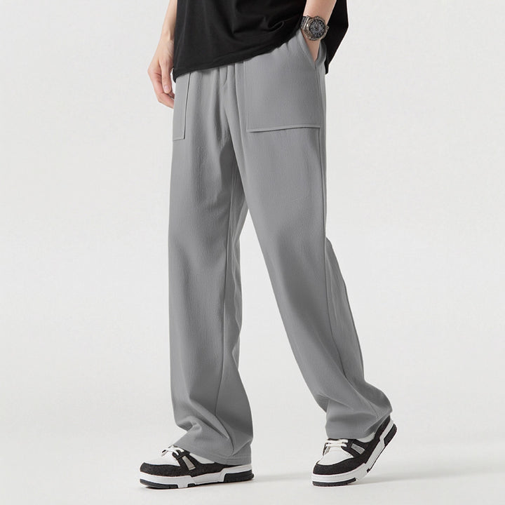 Casual cargo pants for men with practical pockets and elastic waist Lune London