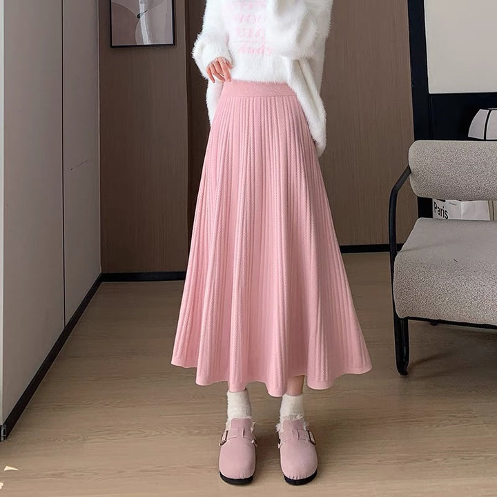 Maxi pleated skirt for women with elastic waistband and flattering draping Lune London