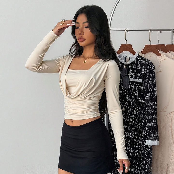 Chemise ajustée à manches longues pour femmes avec design enroulé et élégant col en V Chic & Stil
