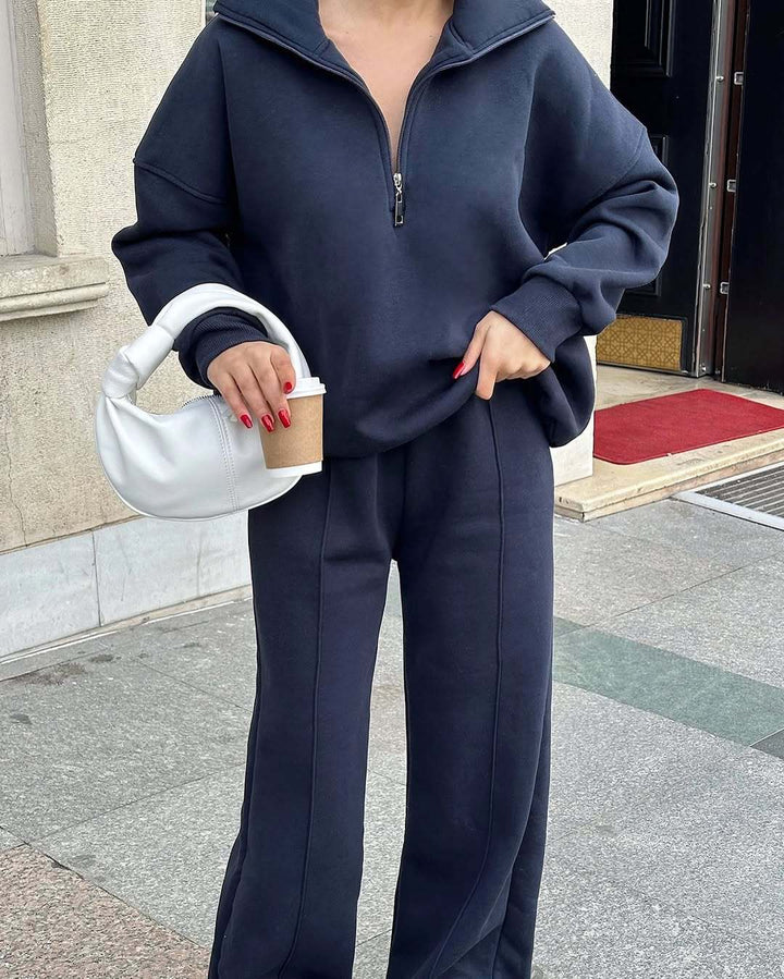 Sporty fleece loungewear set for women with high collar and zipper Lune London
