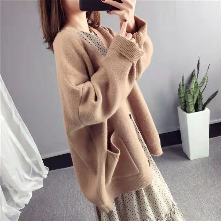 Fashion knit jacket for ladies with a soft material and an innovative cut Lune London