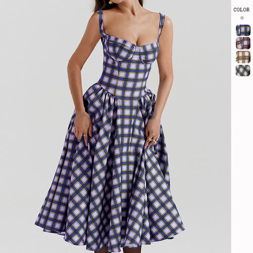 Casual midi dress for women with a checkered design and deep neckline Chic & Stil
