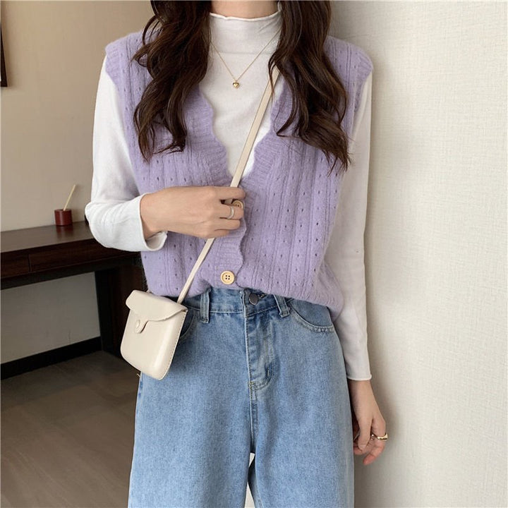Knit cardigan for women with V-neck and buttons Lune London