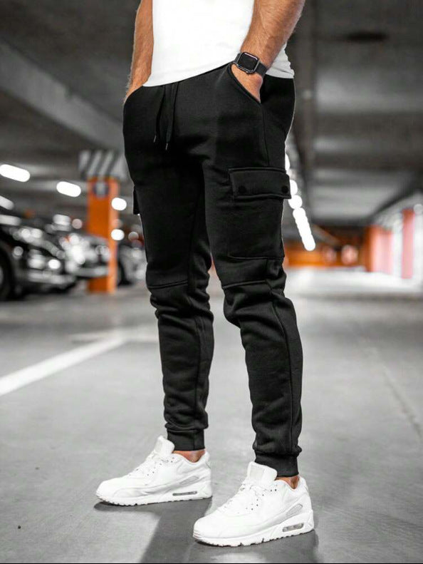 Cargo sweatpants for men with versatile pockets and modern cut Lune London