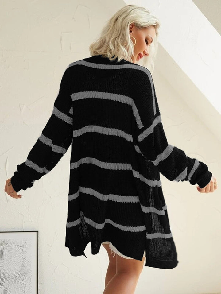 Women Plus size knitted cardigan with striped pattern and open design Lune London