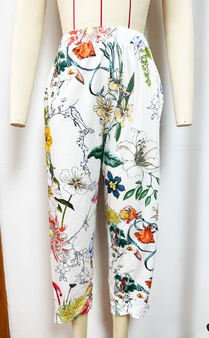 Casual women’s pants with floral pattern and elastic waistband Lune London