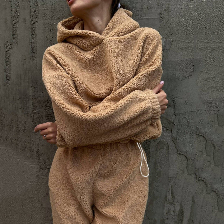 Women's Cozy Fleece Set with Hood and Elastic Waistband Lune London