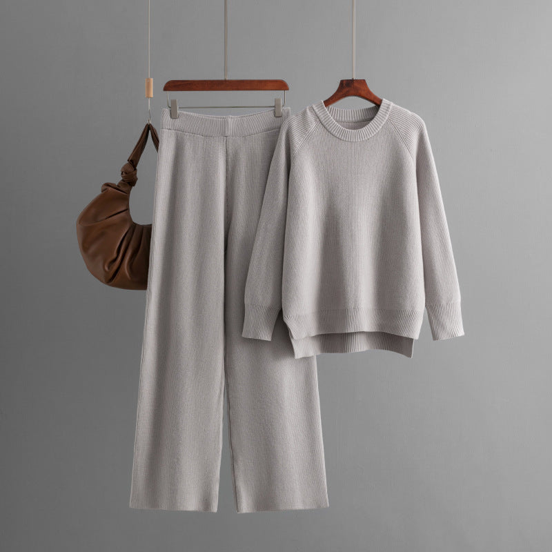 Casual knit lounge set for women with a loose top and comfortable pants Lune London