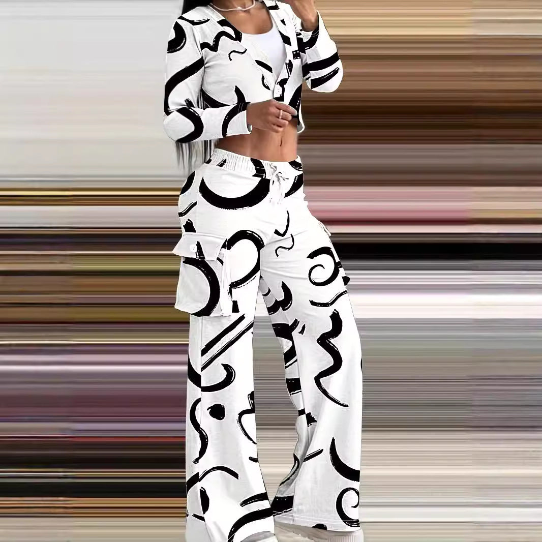 Casual outfit for women with a creative pattern and a comfortable fit Lune London