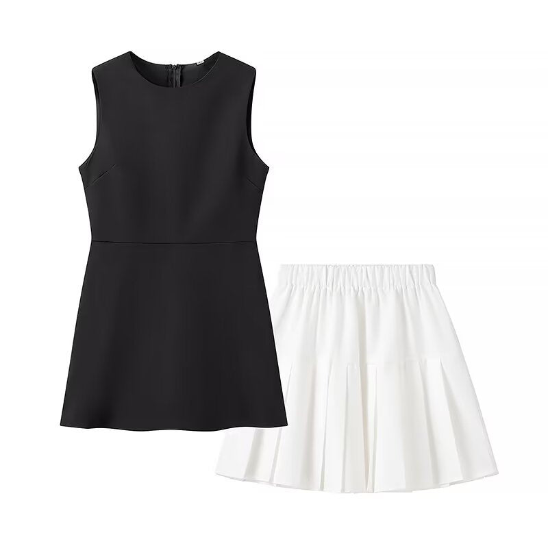 Elegant sleeveless dress for ladies with high collar and flared skirt Lune London