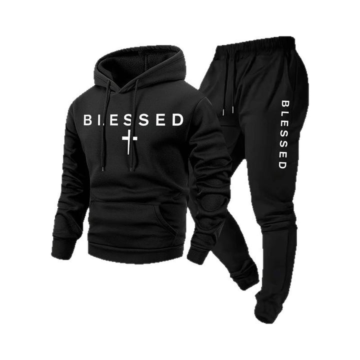 Women’s sweatshirt and jogger set with modern lettering and practical pockets Lune London