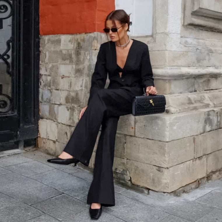 Elegant blazer-pants set for women with a slim silhouette and high-quality fabric Lune London
