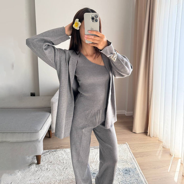 Woman knitted jumpsuit with asymmetrical top and relaxed fit Lune London