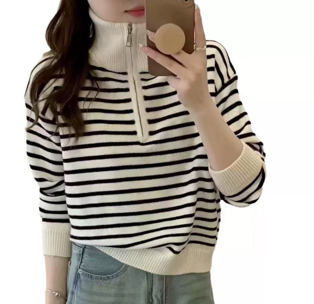 Knitted sweater for women with short zipper and trendy striped pattern Lune London