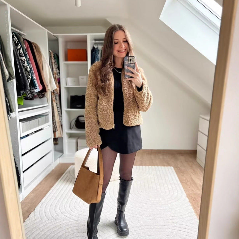Women's teddy jacket with zipper and side pockets