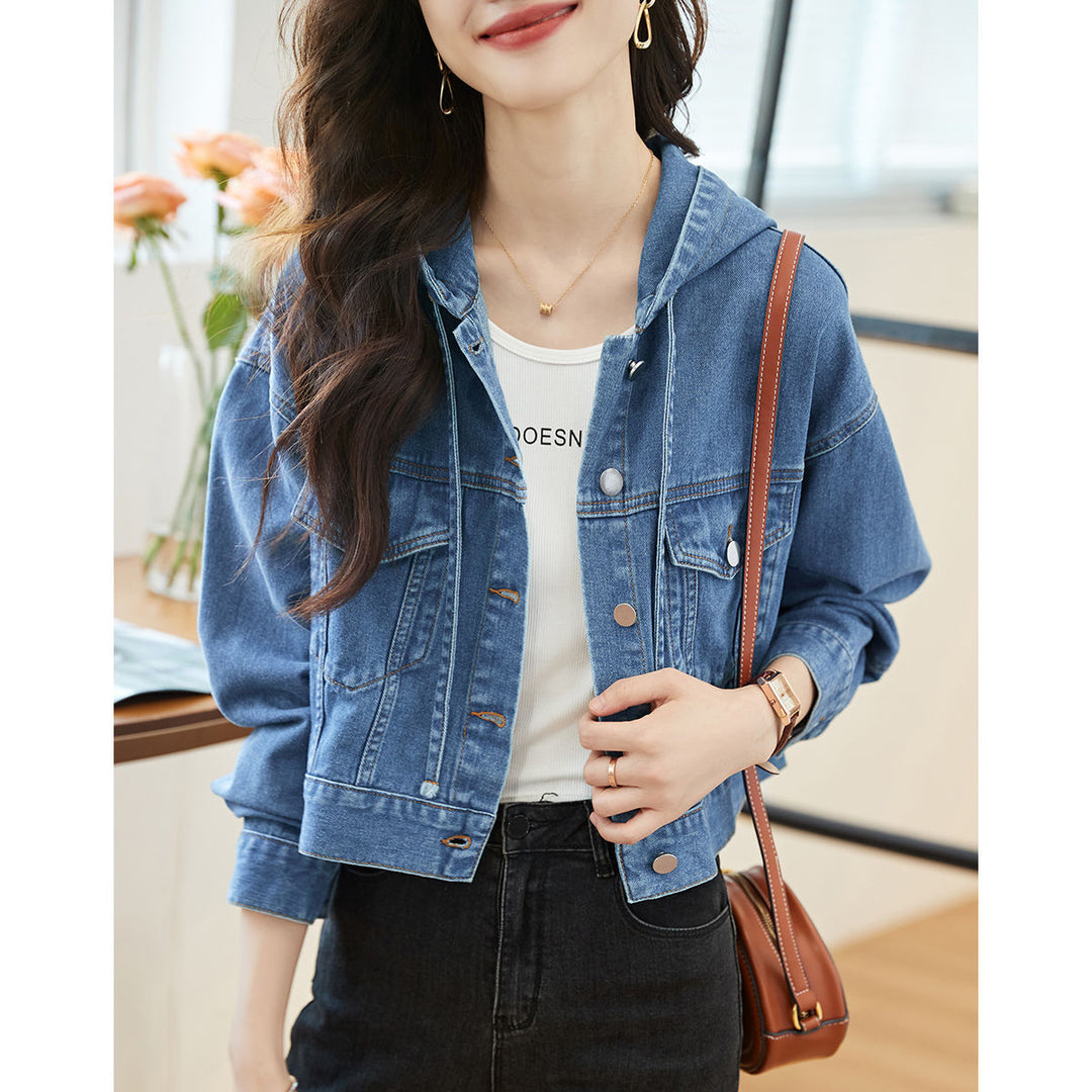 Veste courte en jeans à la mode pour femmes avec capuche et poches pratiques Chic & Stil
