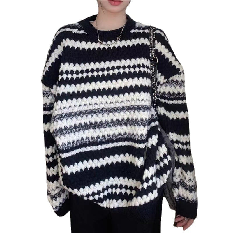 Knitted patterned sweater for women with textured fabric and relaxed fit Lune London