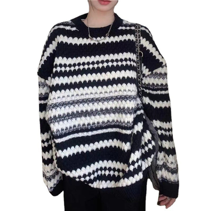 Knitted patterned sweater for women with textured fabric and relaxed fit Lune London