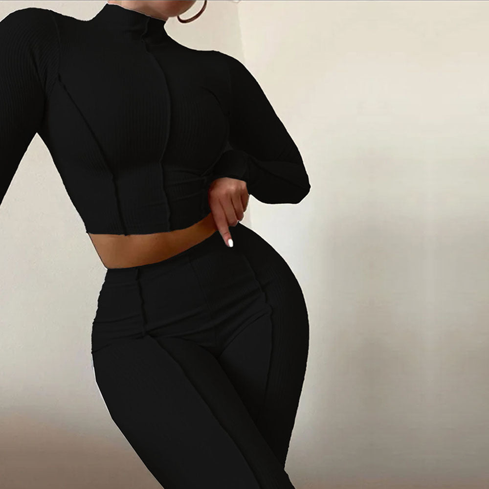 Ensemble sportif pour femmes avec une coupe flatteuse et des manches longues Chic & Stil