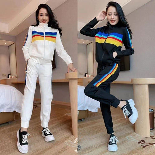 Women's sporty leisure set with high collar and colorful stripes Chic & Stil