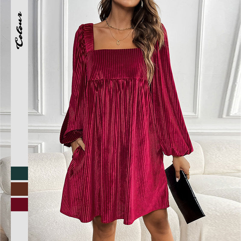 Robe oversize pour femmes avec un élégant détail de volants et en tissu cord luxueux Chic & Stil