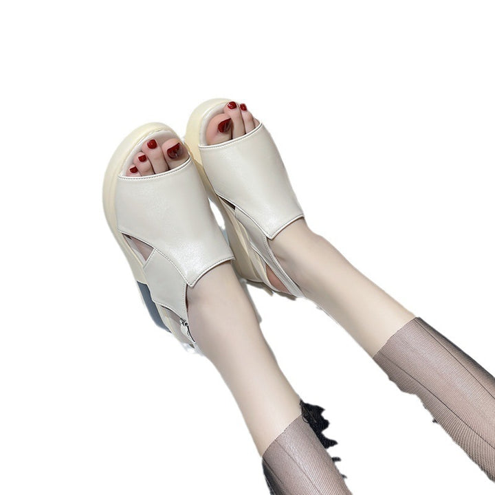 Elegant and airy women's strap sandals with adjustable straps and anatomical sole Lune London
