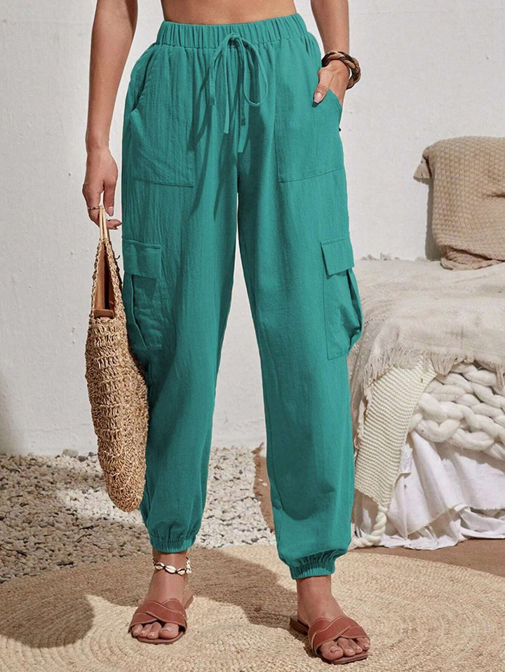 Casual cargo pants for women with elastic waist and practical pockets Lune London