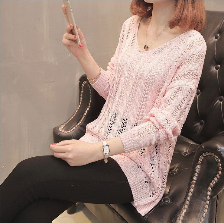 Lightweight knitted sweater for women with V-neck Lune London