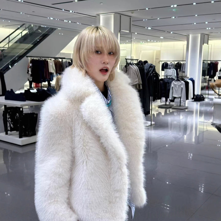 Ladies cozy oversized jacket with striking collar Lune London