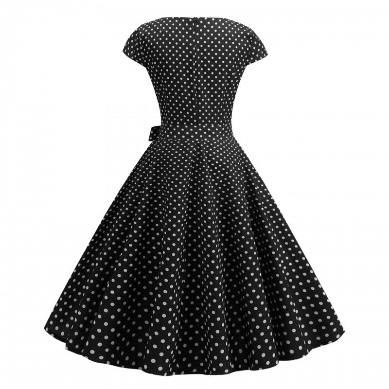 Robe évasée pour femmes avec des pois et une coupe élégante Chic & Stil