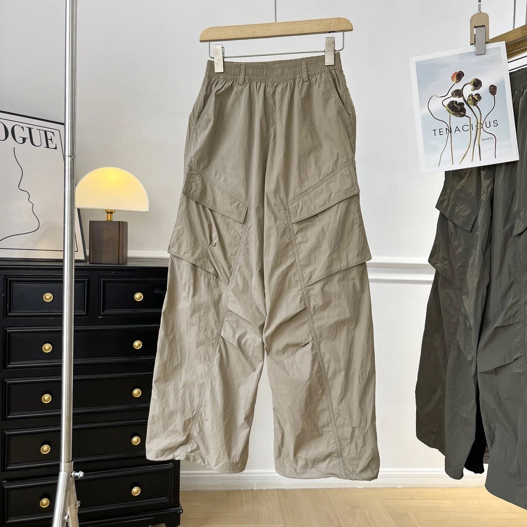 Pantalon cargo multifonctionnel pour femmes avec taille élastique et poches pratiques Chic & Stil