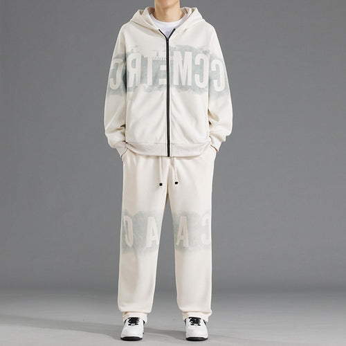 Men's sports suit with an innovative design and practical pockets Lune London