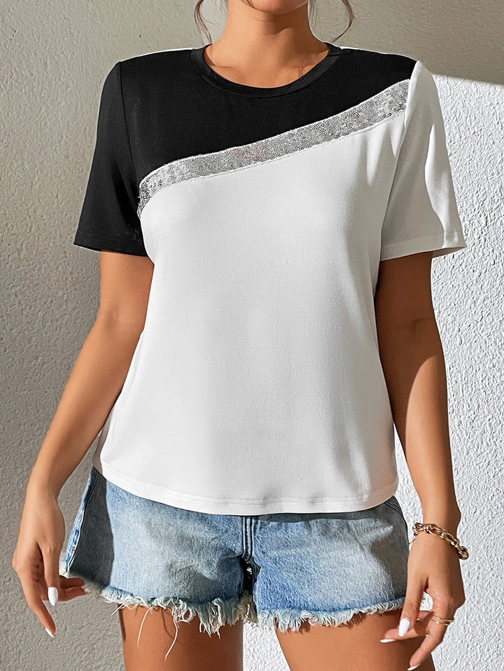 Trendy women's t-shirt with shiny accents and a casual fit Lune London