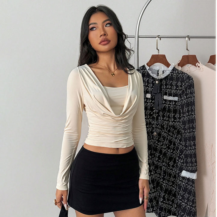 Chemise ajustée à manches longues pour femmes avec design enroulé et élégant col en V Chic & Stil