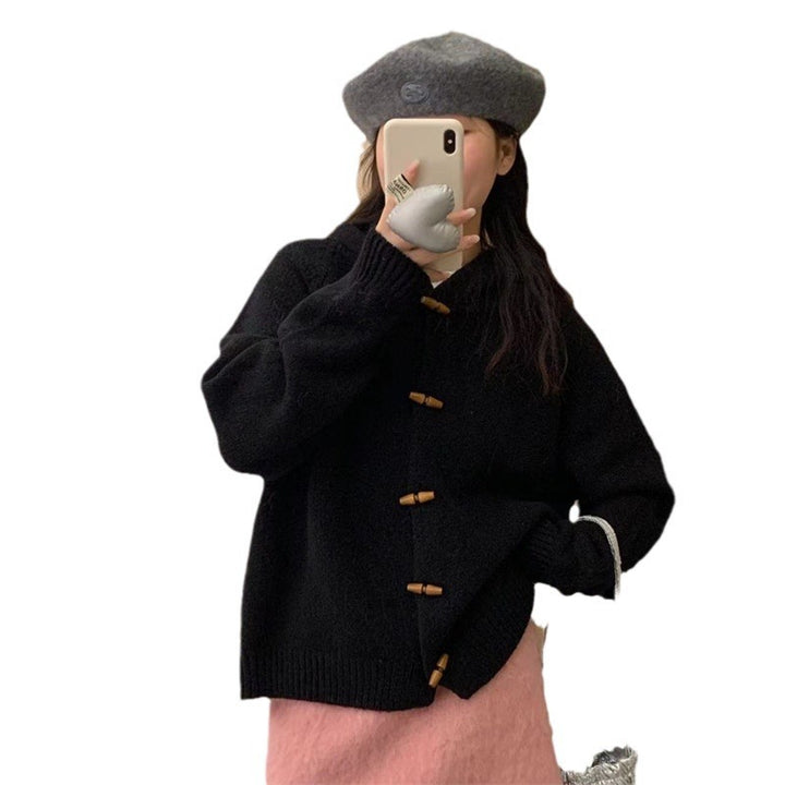 Cardigan confortable pour femmes avec capuche et détails en bouton en bois Chic & Stil