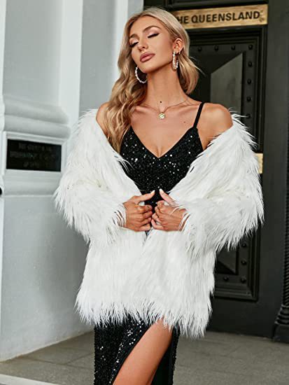 Ladies extravagant faux fur coat with fluffy texture Lune London