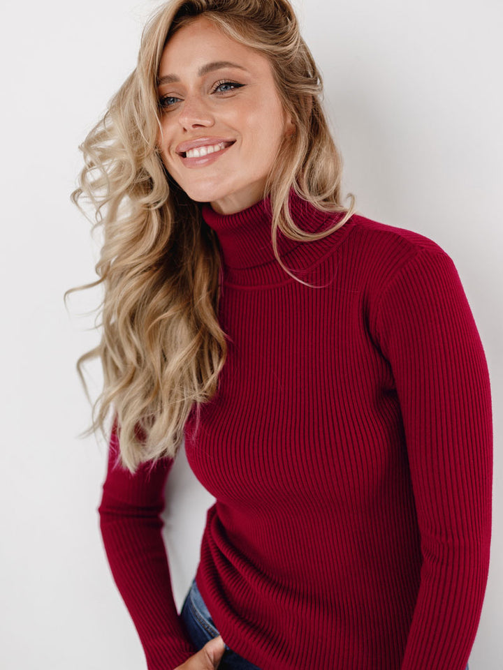 Pull long femme avec col haut et texture en fine côtes Chic & Stil