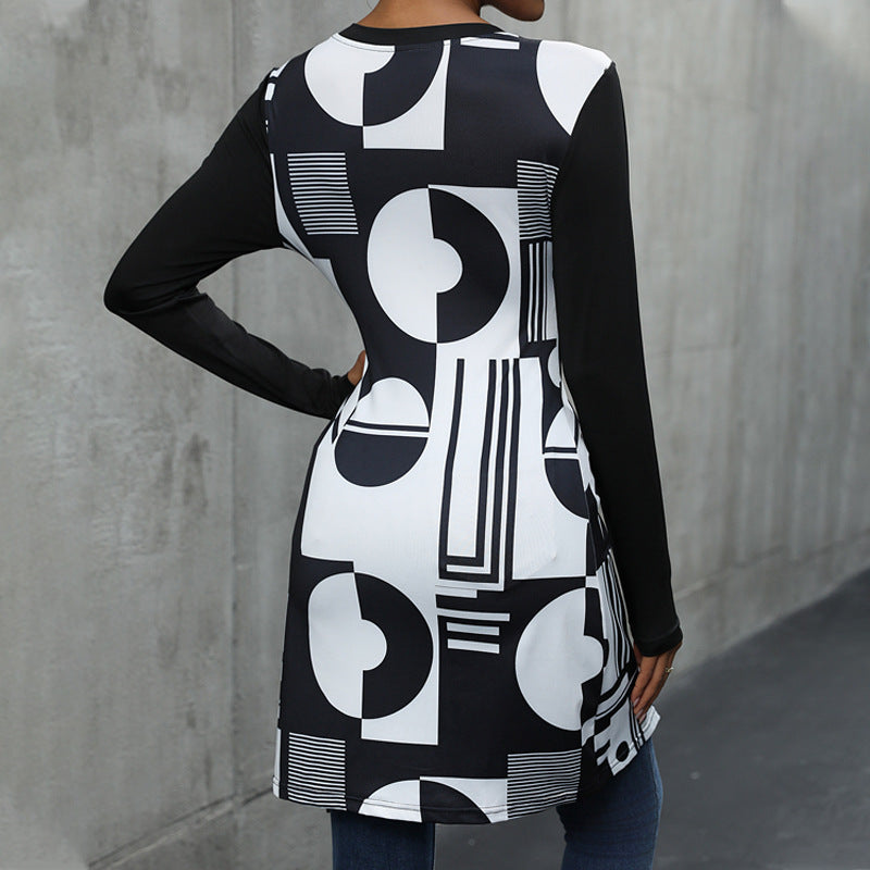Ladies long modern t-shirt with geometric print and asymmetrical cut Lune London