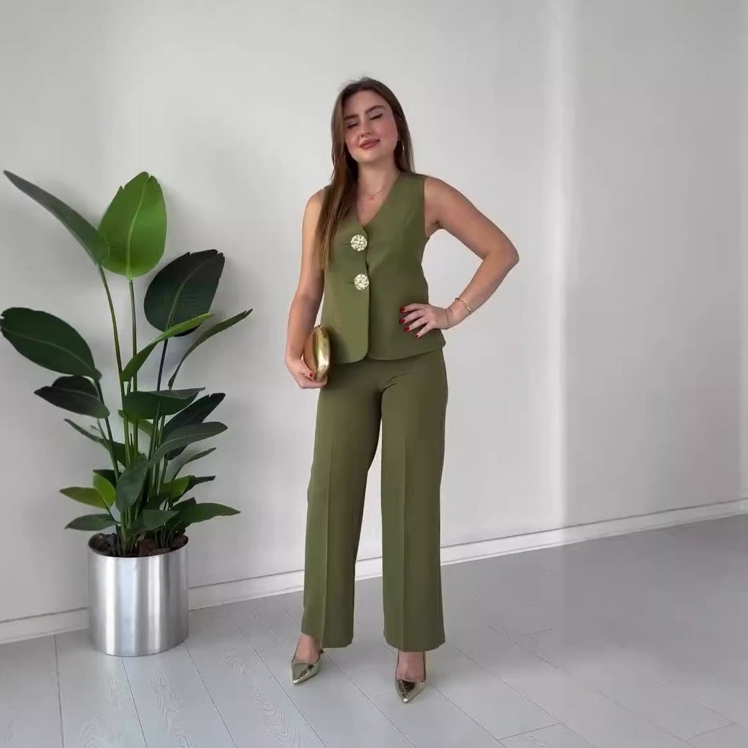 Ladies elegant set consisting of a sleeveless top and palazzo pants Lune London