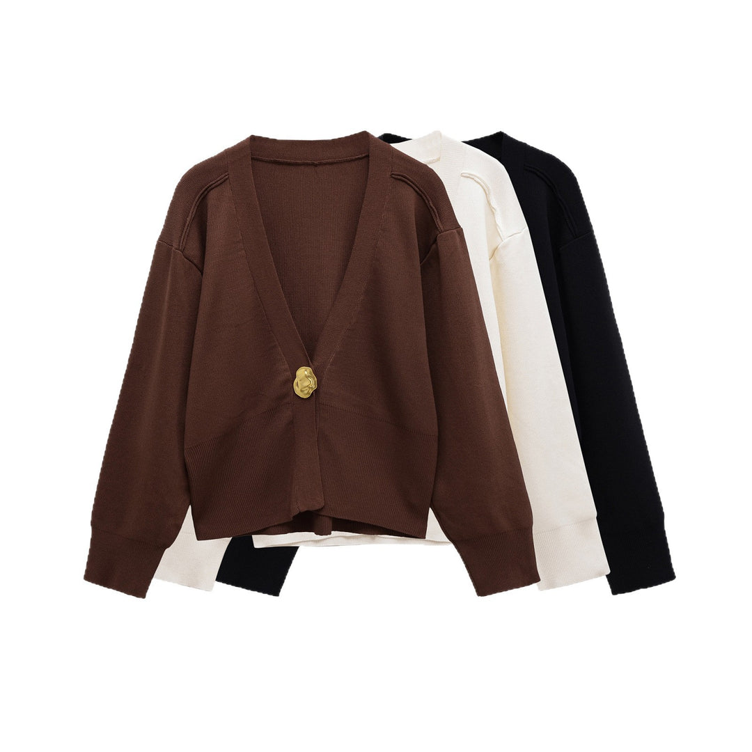 Women casual cardigan with stylish button details Lune London