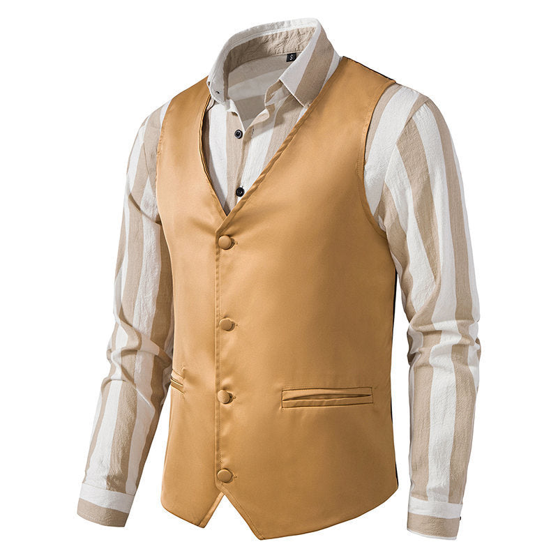 Elegant suit vest for men with modern cut and practical pockets Lune London