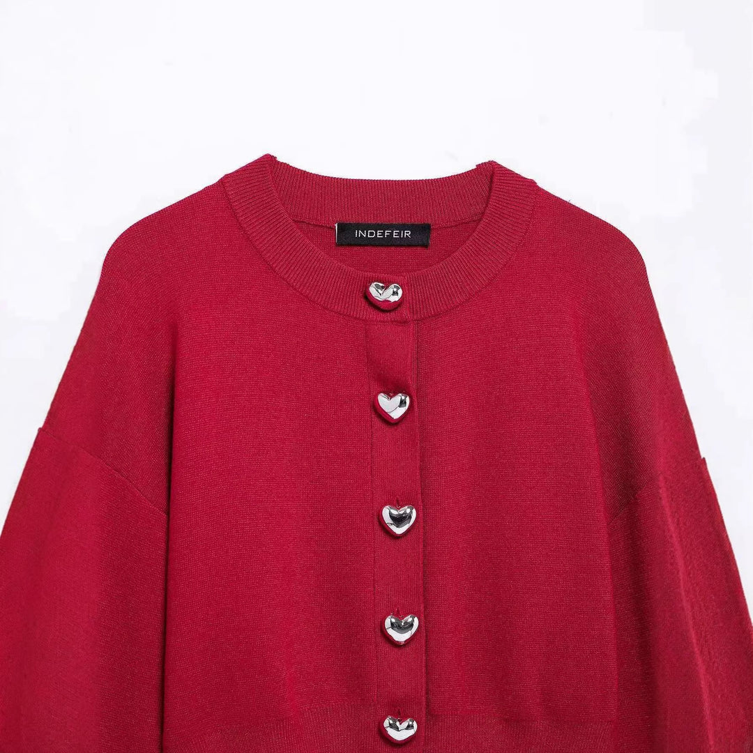 Cardigan élégant pour femmes avec des boutons en forme de cœur Chic & Stil