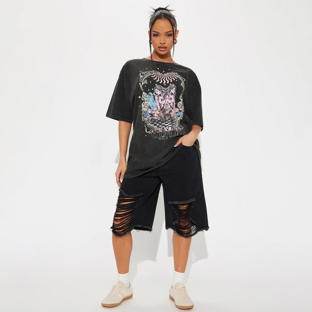 Oversized t-shirt for women with creative graphic design Lune London