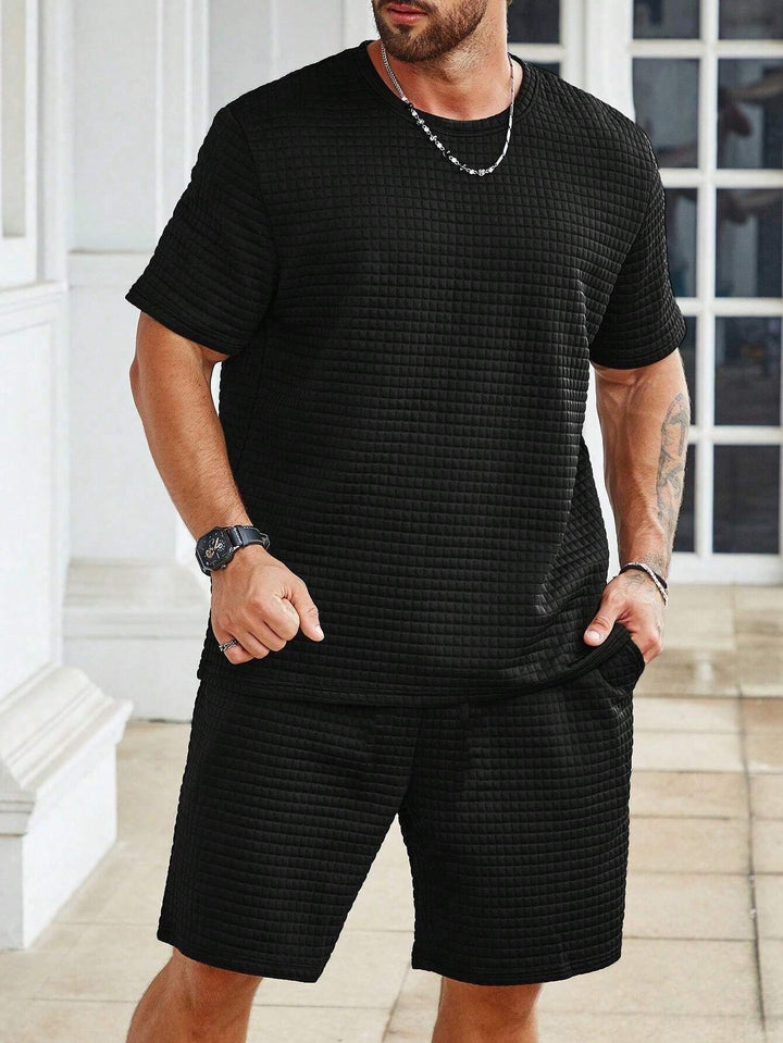 Men's sporty top with structured design and comfortable shorts Lune London