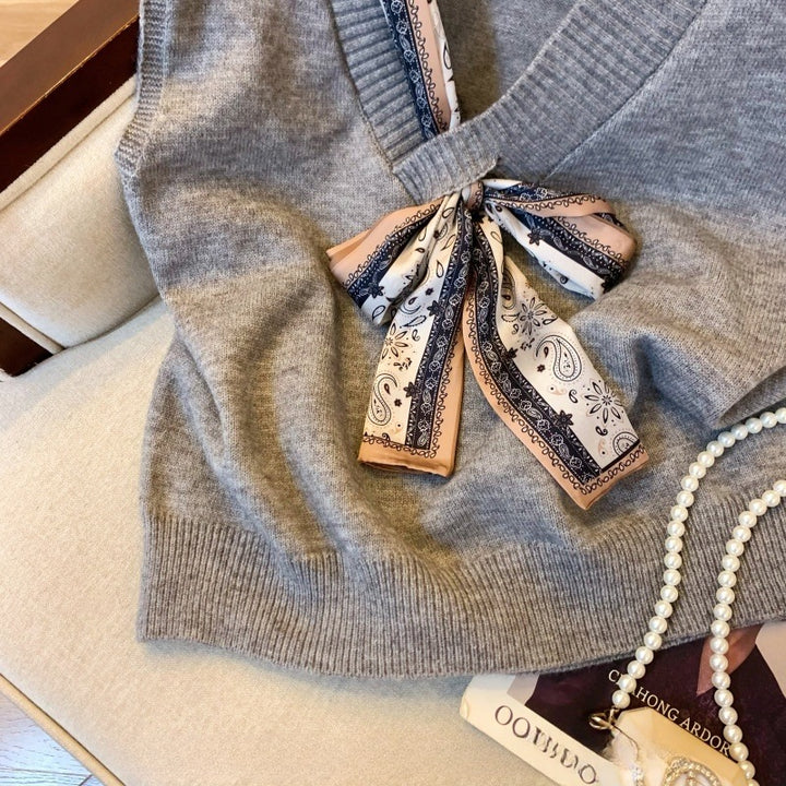 Gilet tricoté pour femmes avec appliqué de foulard à la mode Chic & Stil